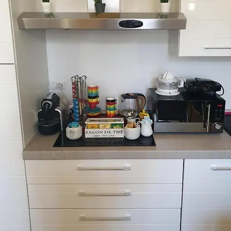 Pink Wolf Bed & Breakfast