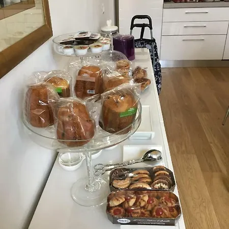 Pink Wolf Frühstückspension